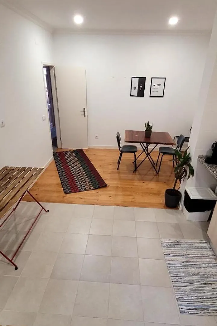 Homestay Varanda Privada Iroom Lisbon Portugal